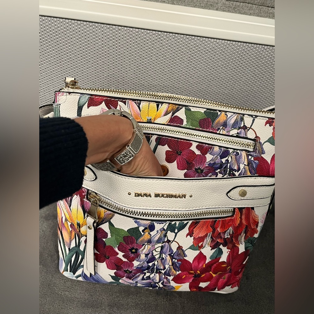 Dana Buchman floral purse/ crossbody bag. 7 pockets. Multicolored. Spring Summer - Picture 4 of 15